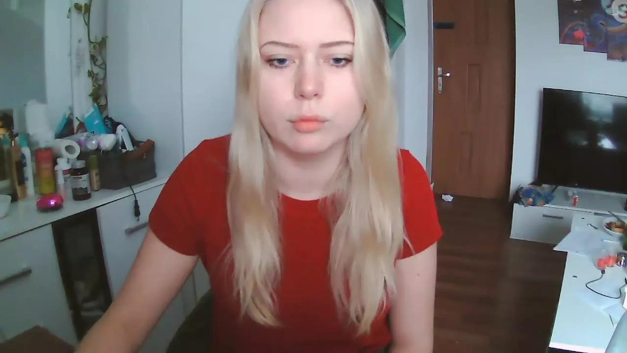 margotCherry on Streamray 
