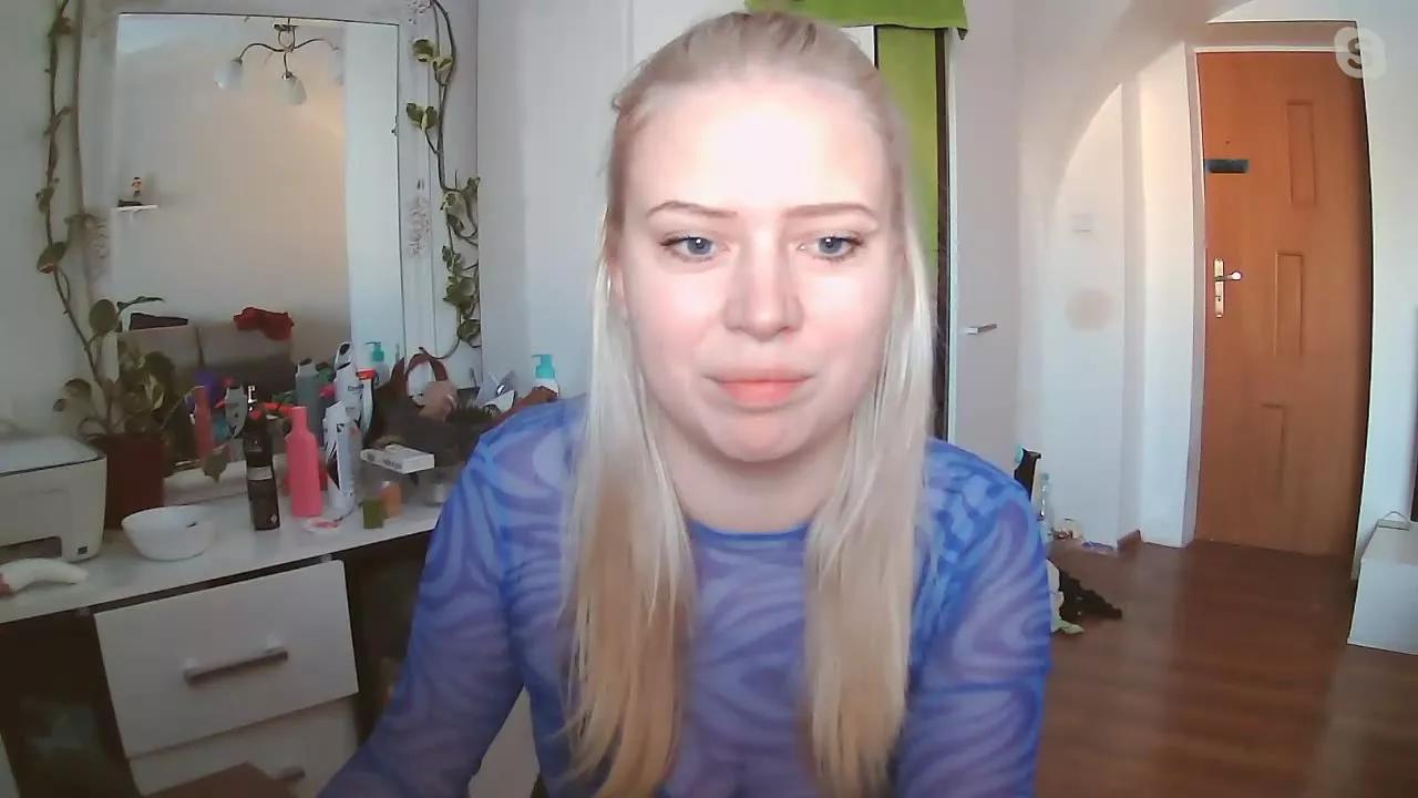 margotCherry on Streamray 