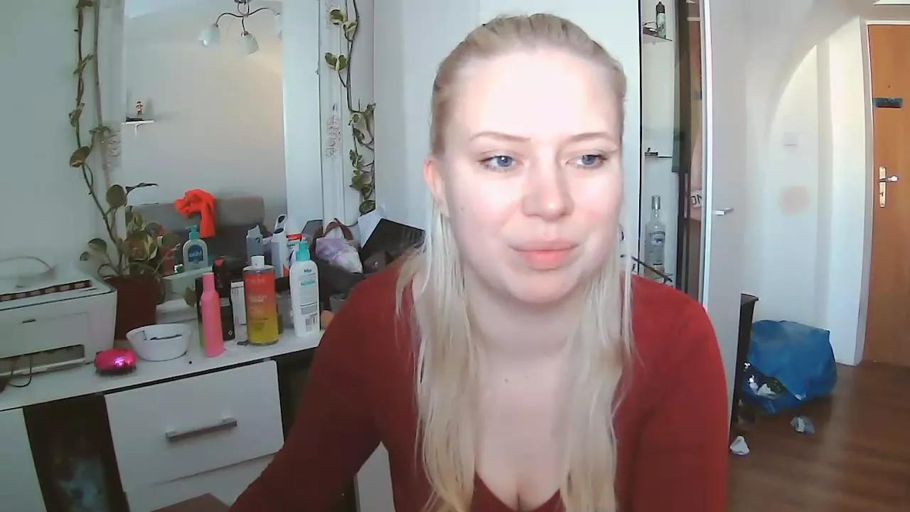 margotCherry on Streamray 