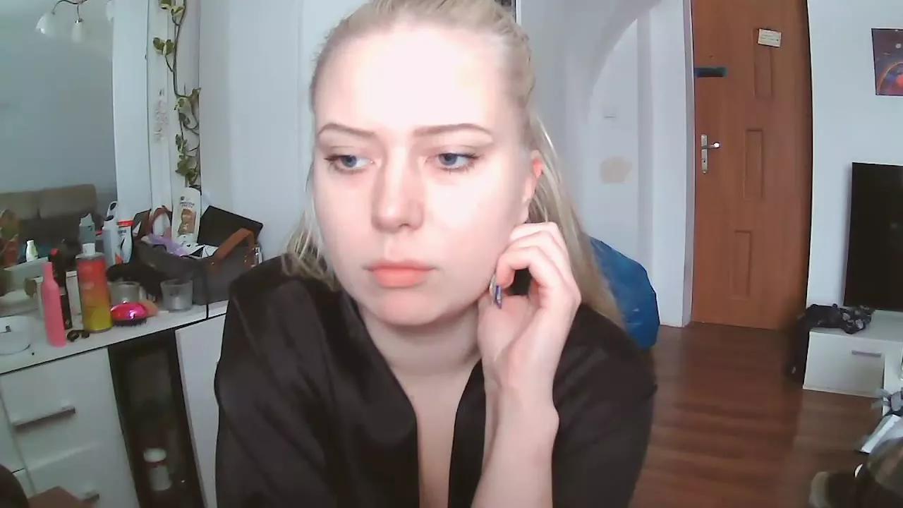 margotCherry on Streamray 
