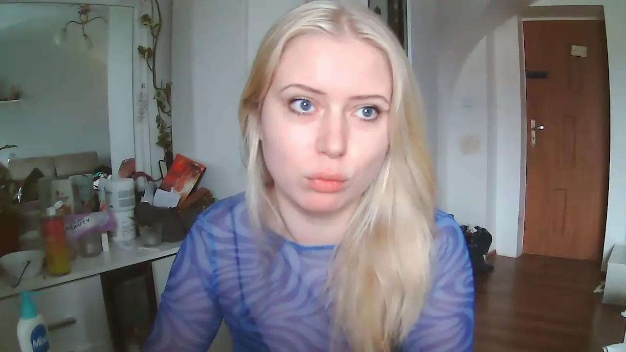 margotCherry on Streamray 