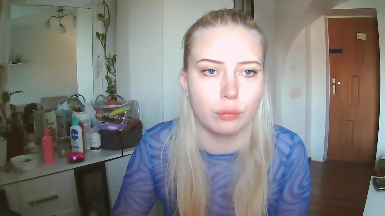 margotCherry on Streamray 