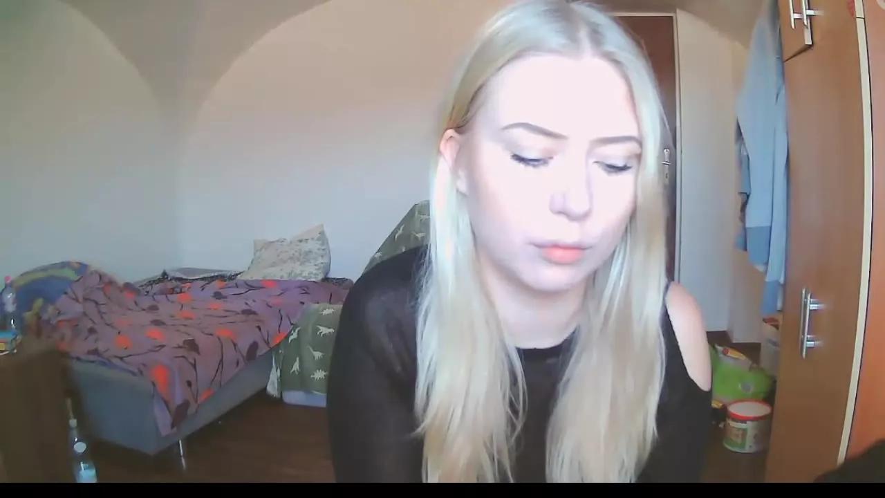 margotCherry on Streamray 