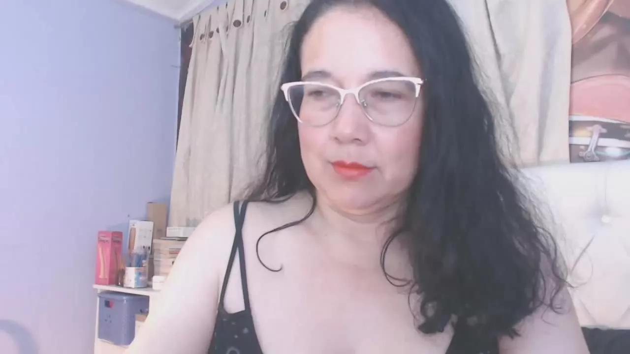 MaturePrisila on Streamray 
