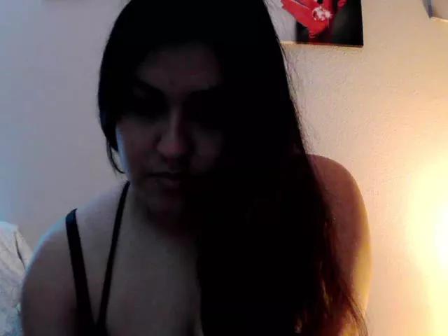 Miss_PrettyPussy on Streamray 