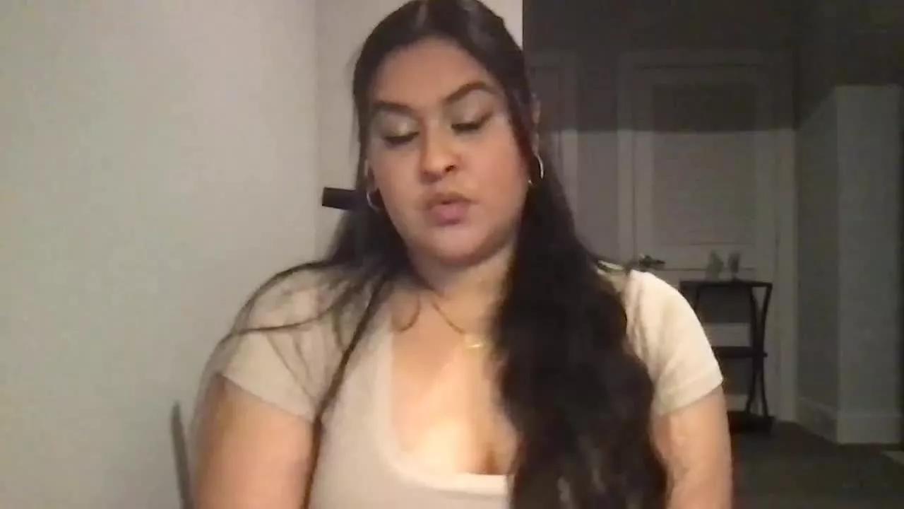 Miss_PrettyPussy on Streamray 