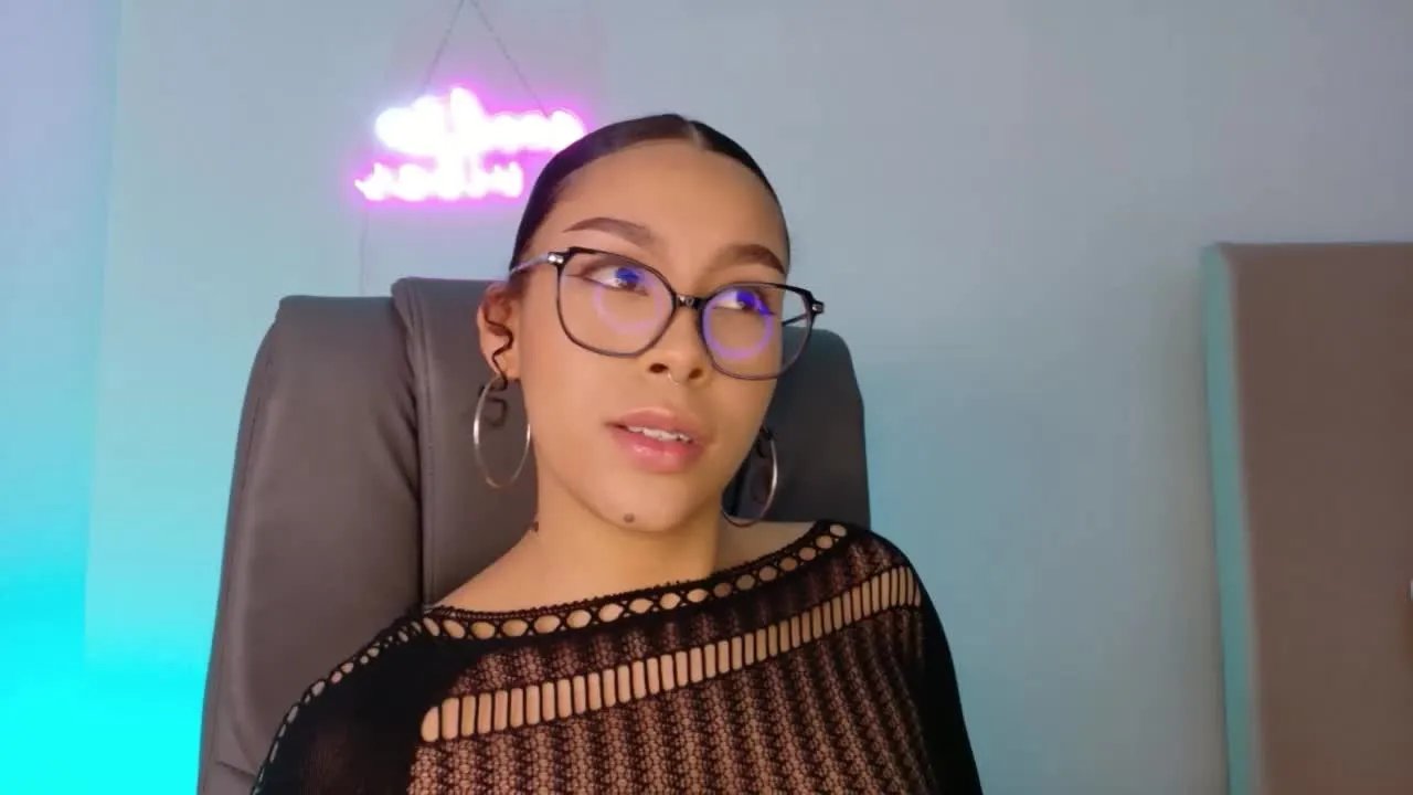 Offline MissyGainer on Streamray