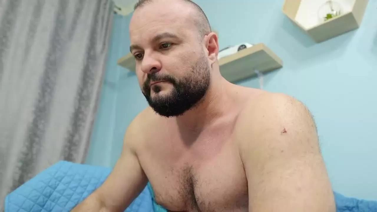 MuscleBear on Streamray 