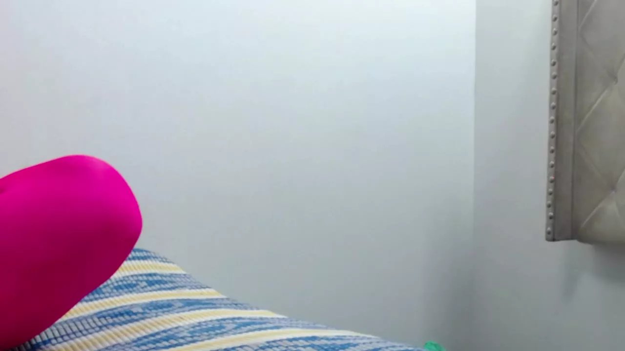 nadialorensTS on Streamray