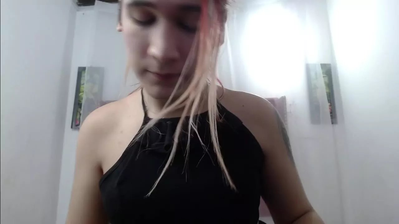 nadialorensTS on Streamray