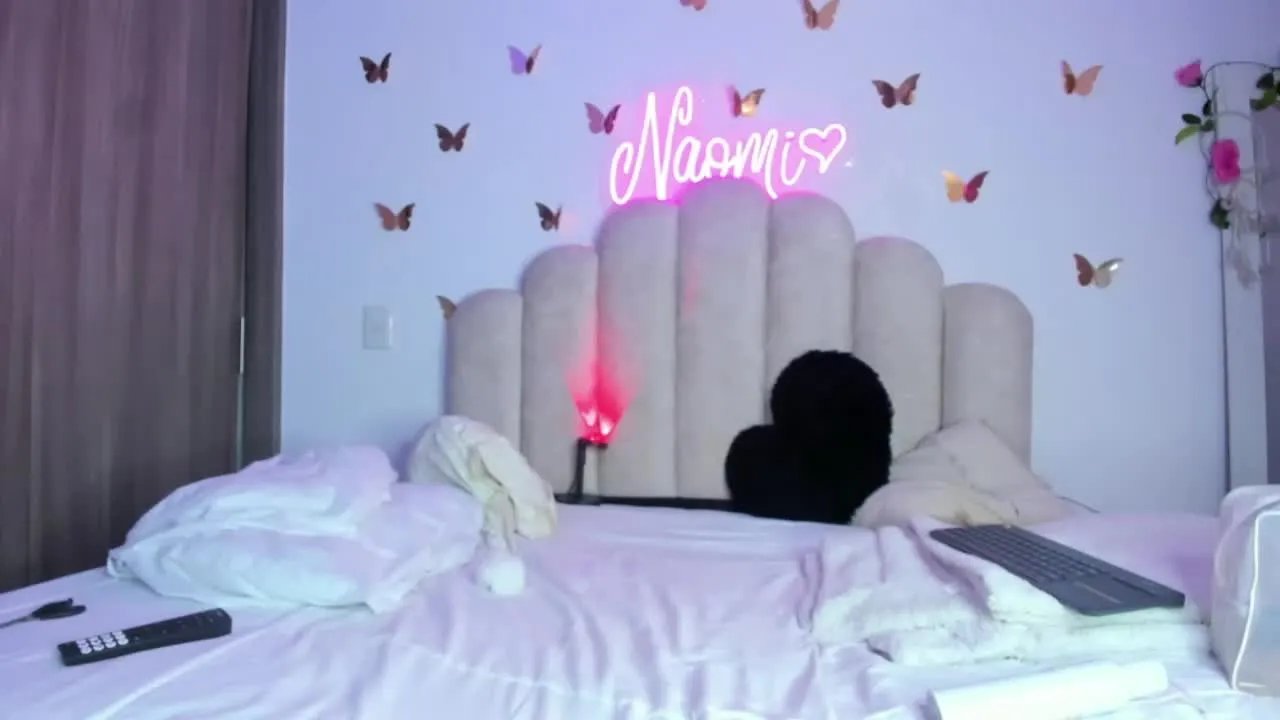 Offline NaomiAsha on Streamray