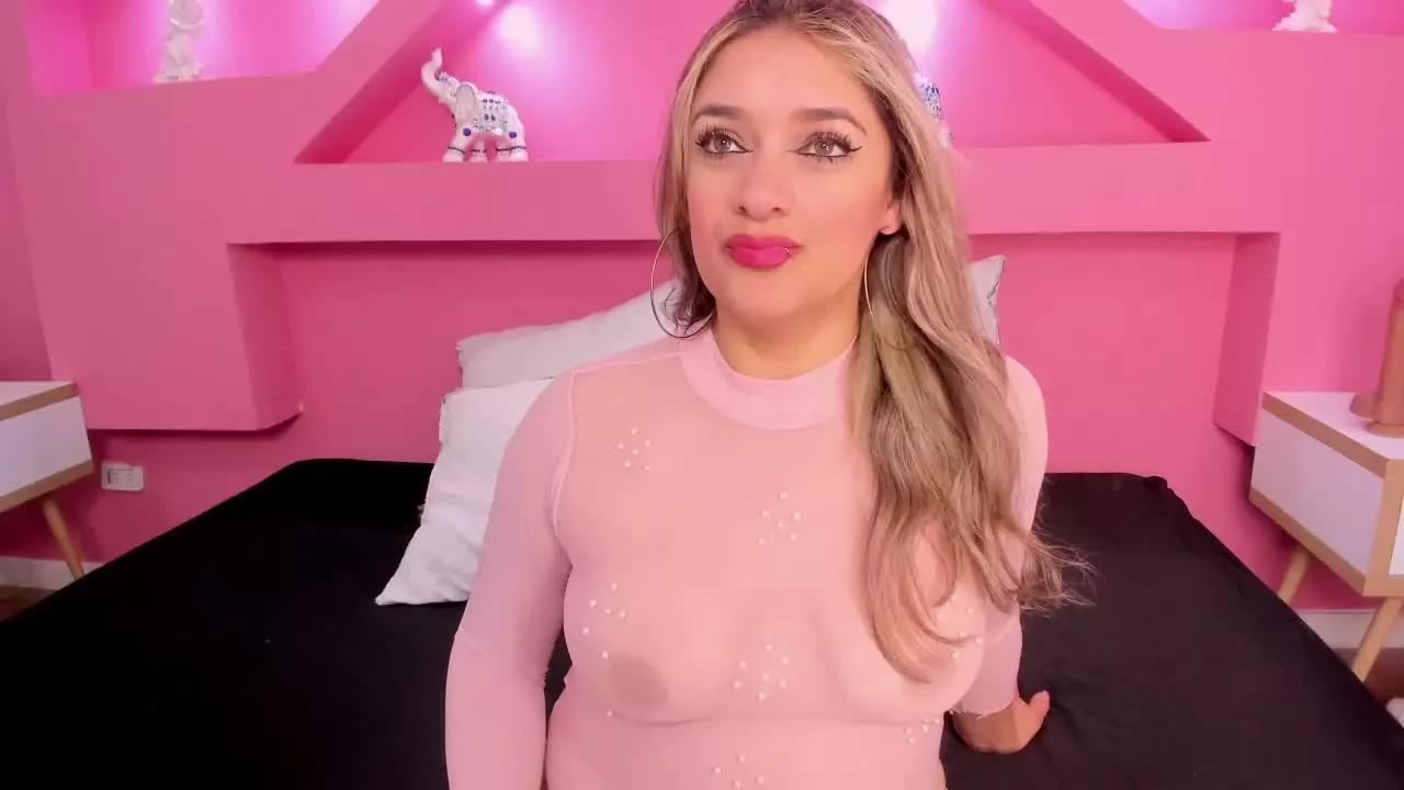 NicoleDior on Streamray 