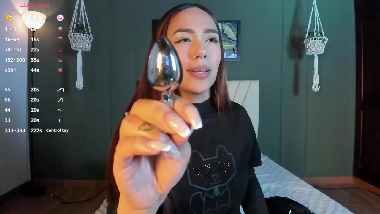 Offline NicoleVoshkie1 on Streamray