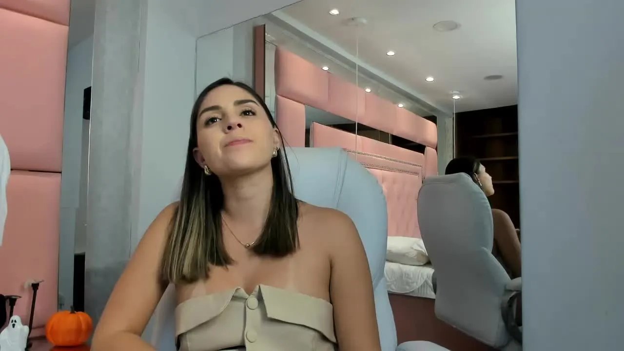 Offline NinaFrost on Streamray