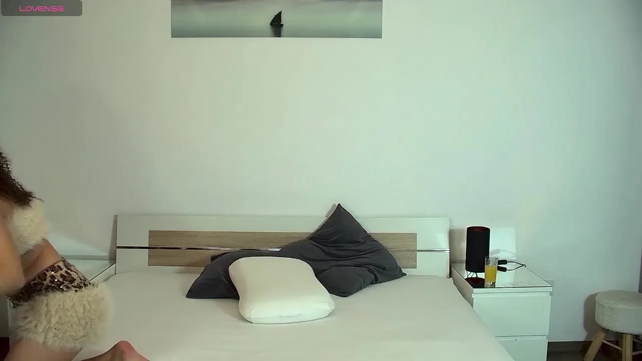 Offline QueeAnne on Streamray