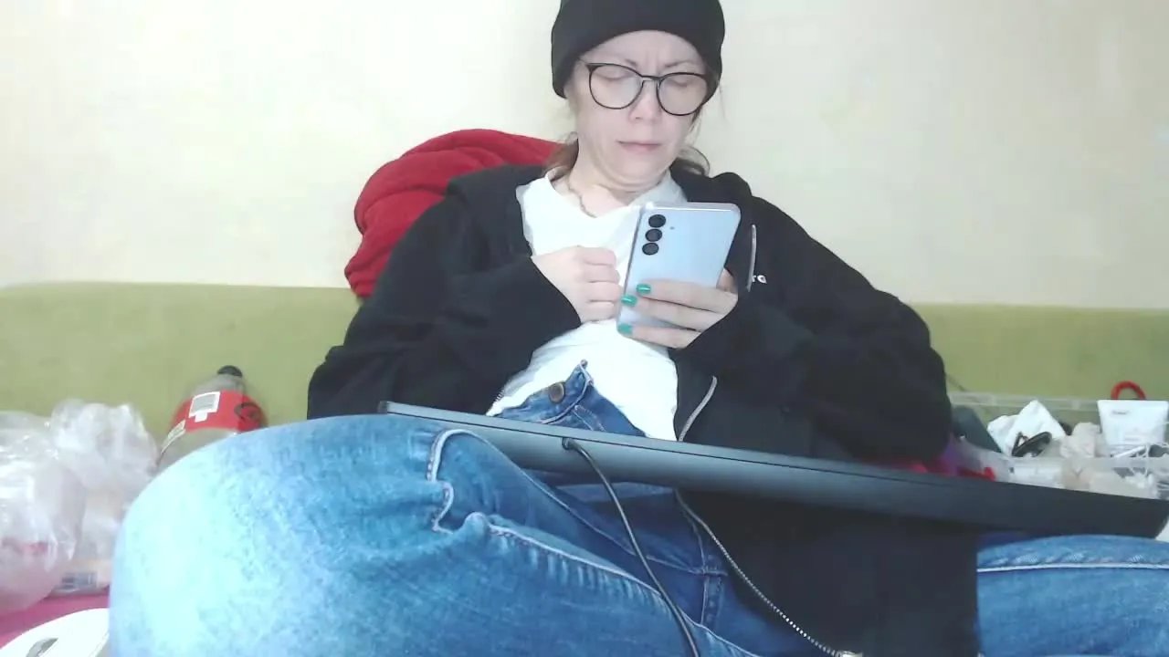 Offline RafaBBGirl on Streamray