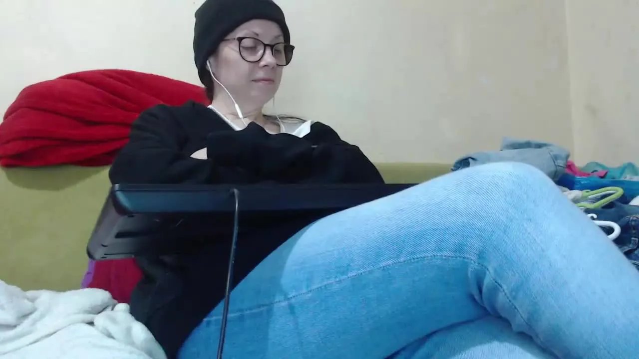 Offline RafaBBGirl on Streamray