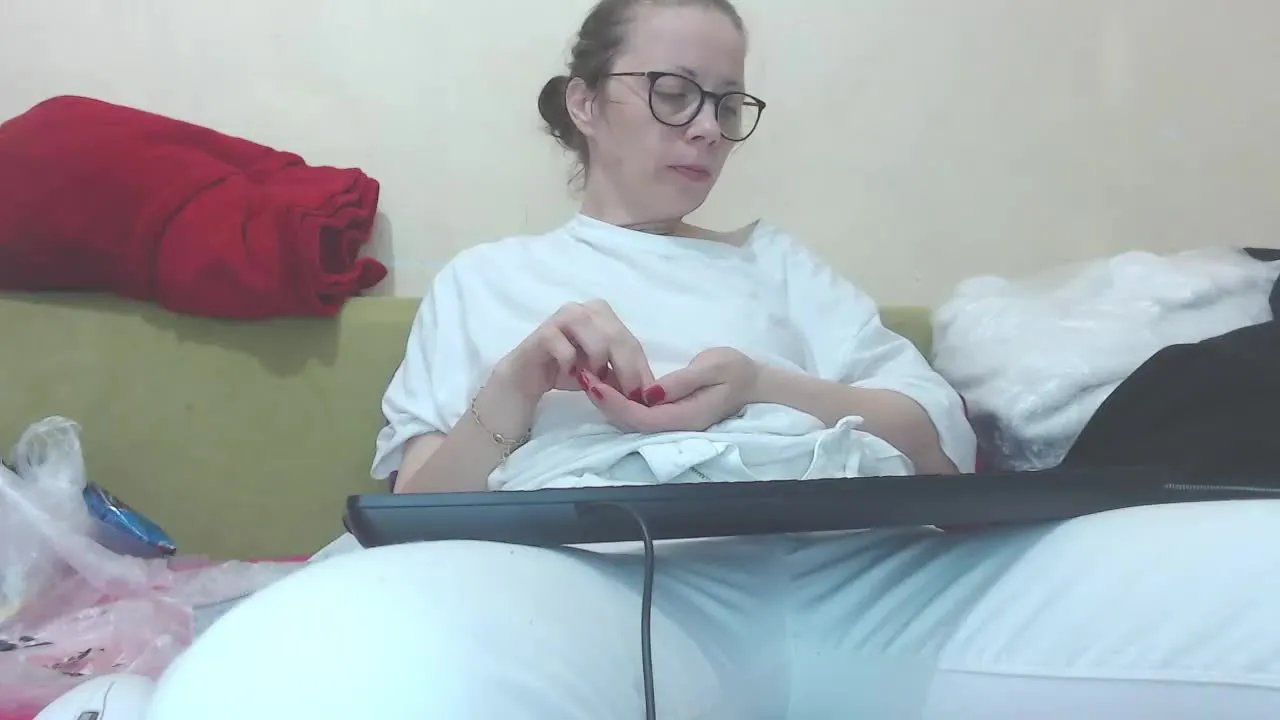 Offline RafaBBGirl on Streamray