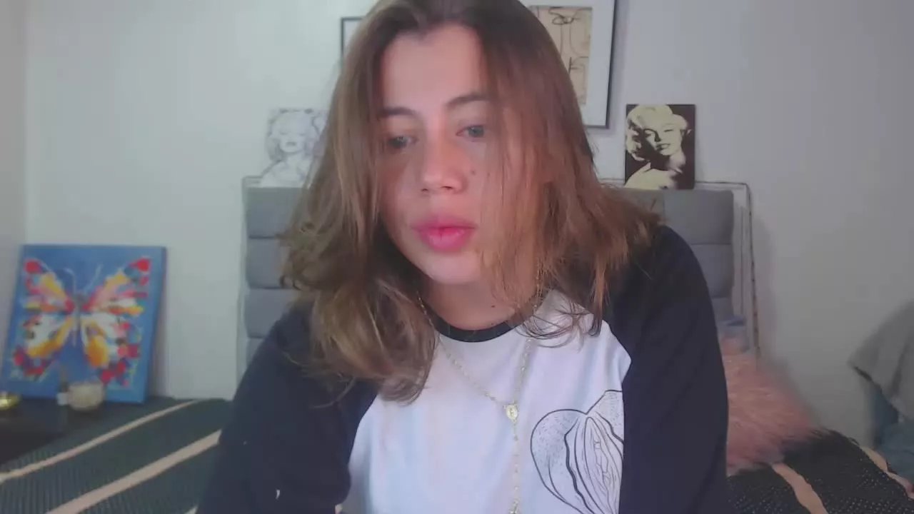 Offline Salome_johnson on Streamray