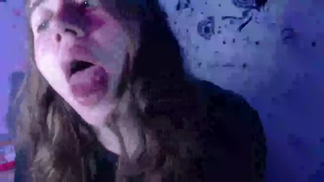 Offline Salome_johnson on Streamray