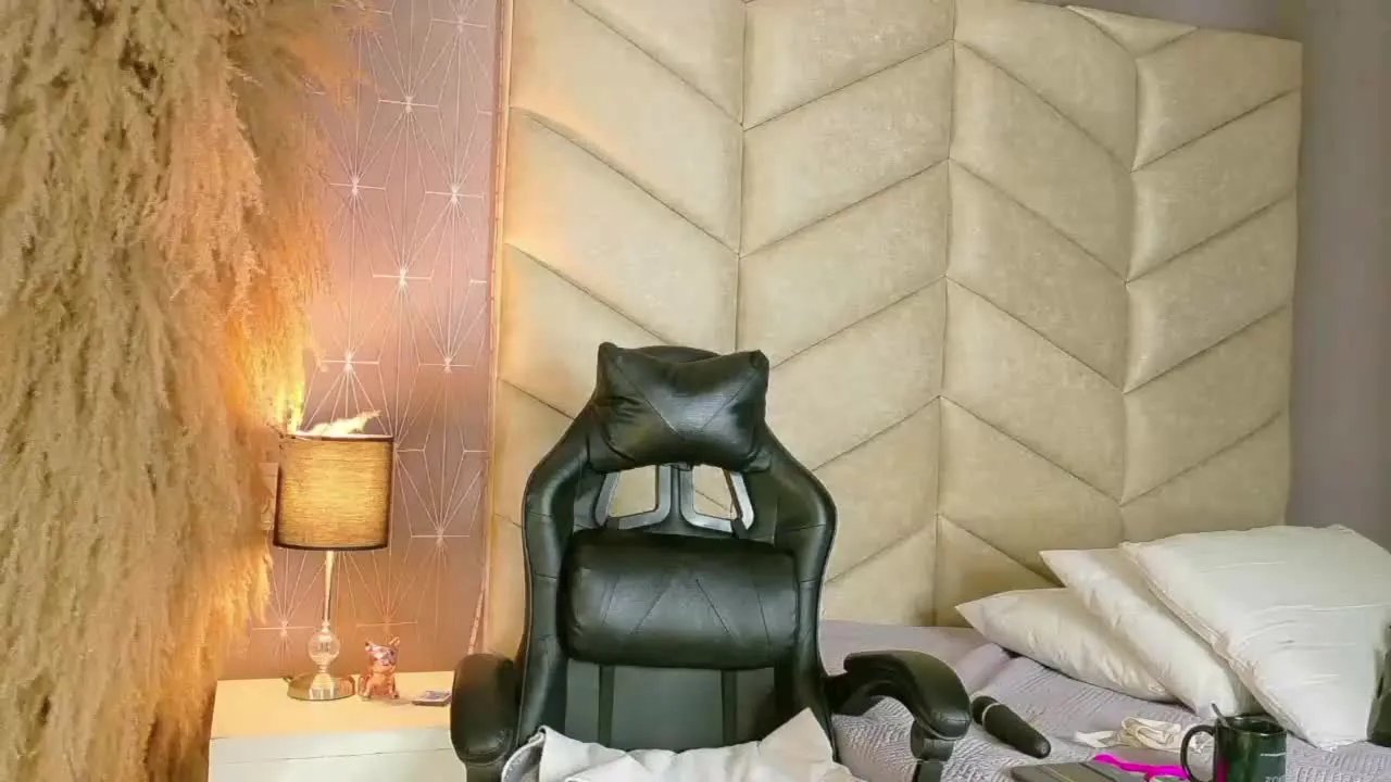 Samira_lewis on Streamray