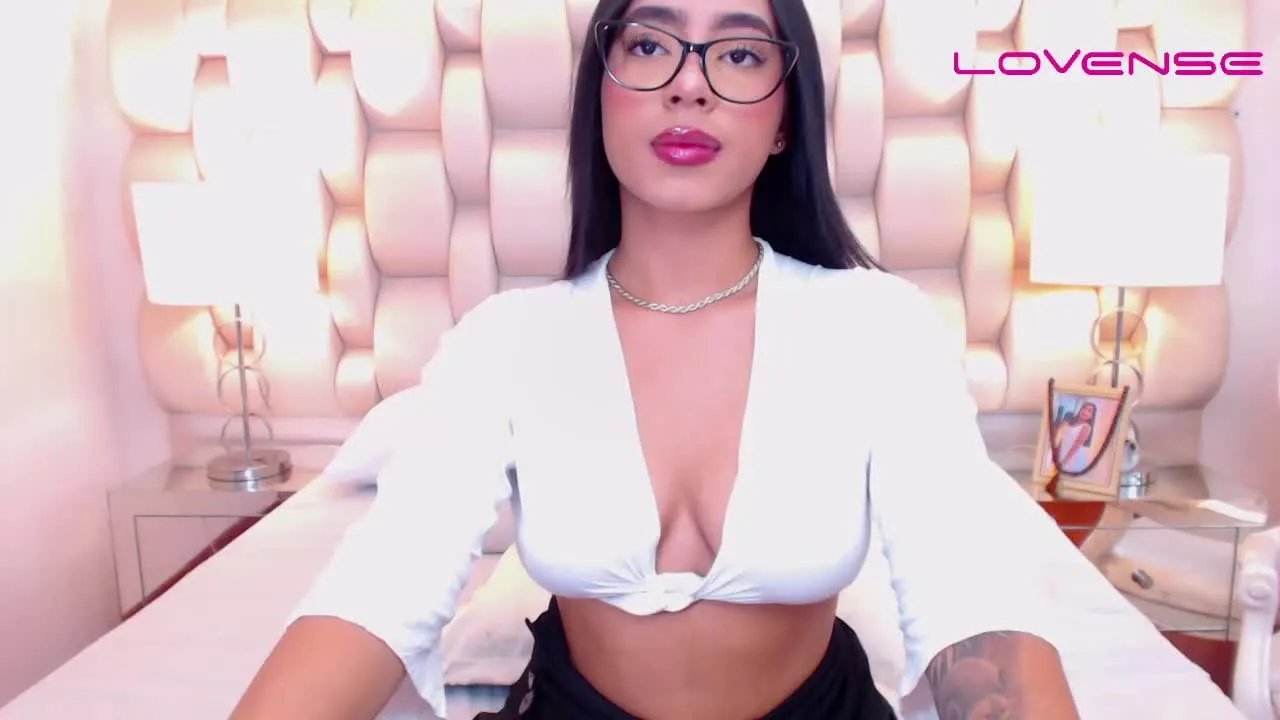 Join 23 years old SelanaDeltore from Streamray SelanaDeltore from Streamray