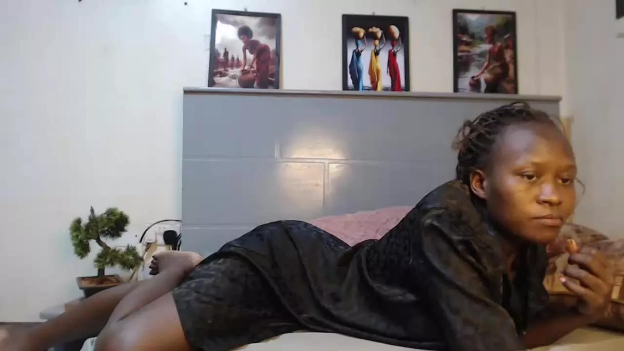 SmileyLuna on Streamray 