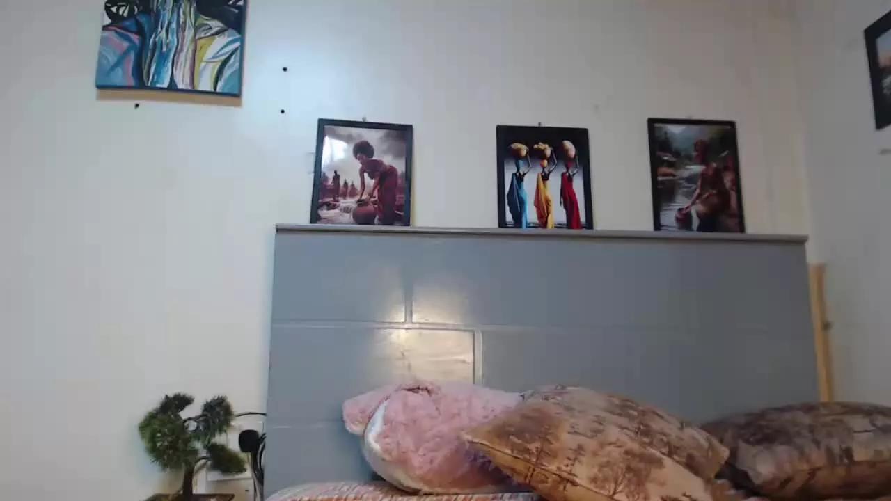 SmileyLuna on Streamray 