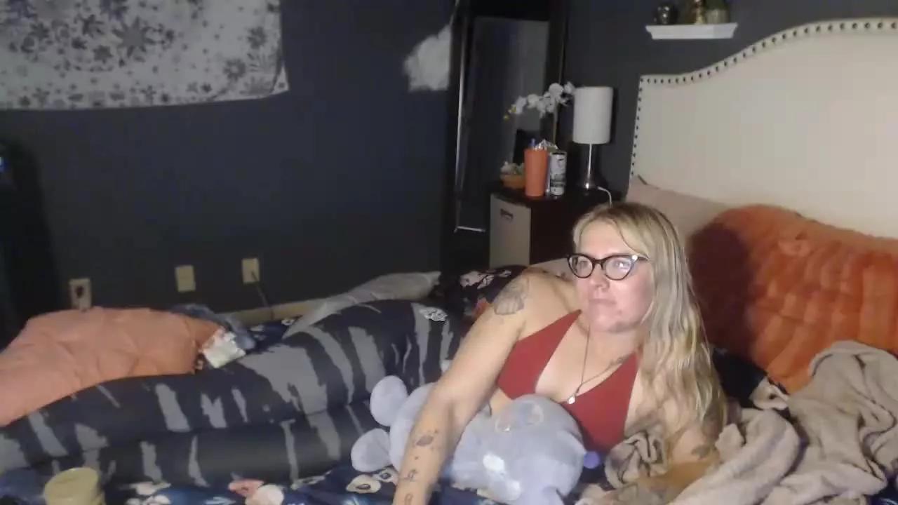 SnowWhiteXo on Streamray 