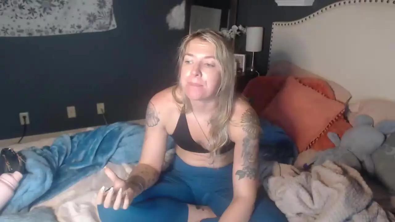 SnowWhiteXo on Streamray 