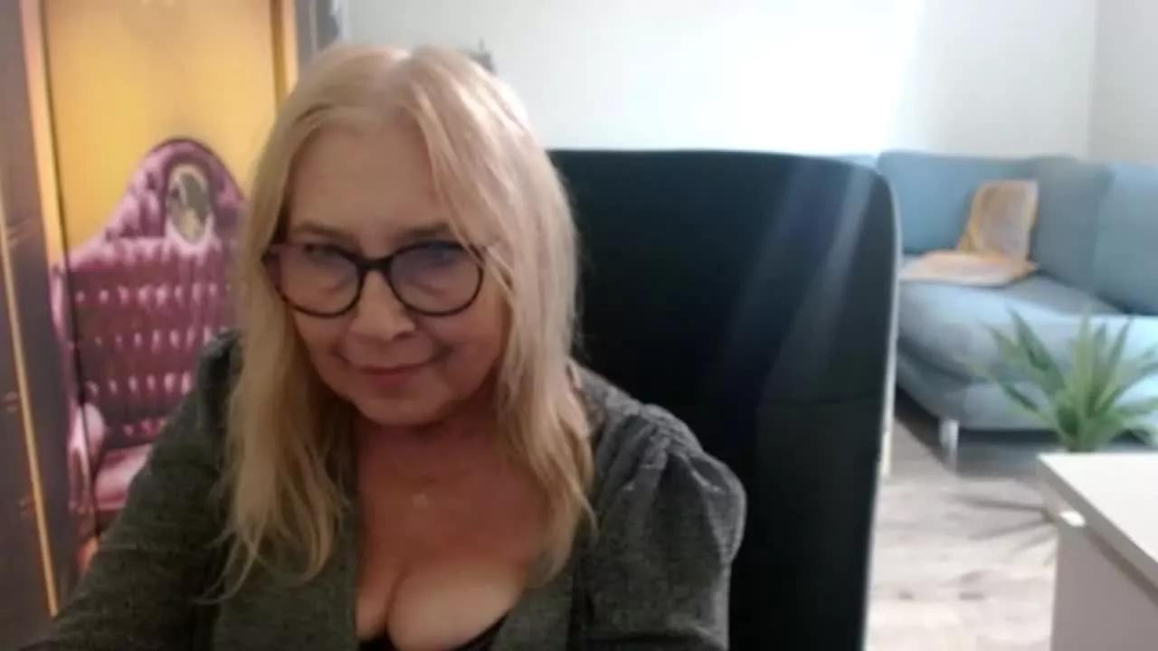 SofiaTease on Streamray 
