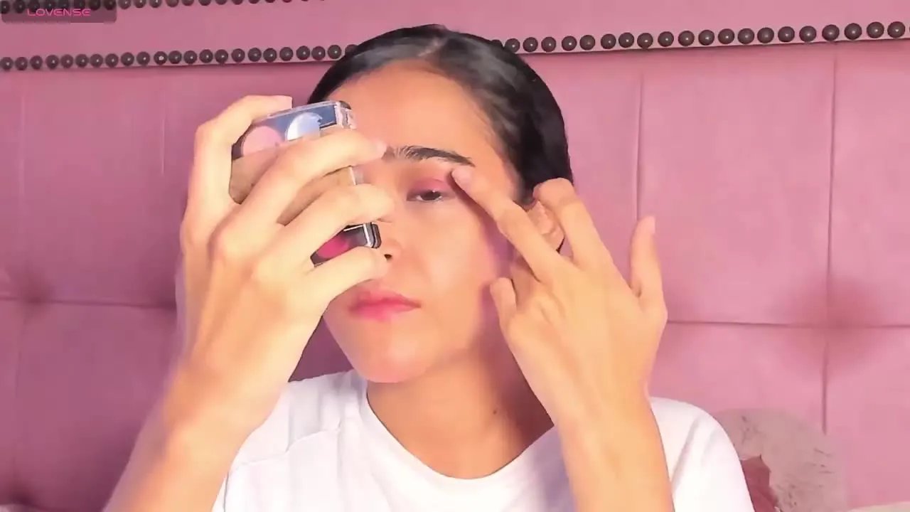 Offline SophieWilliiams on Streamray