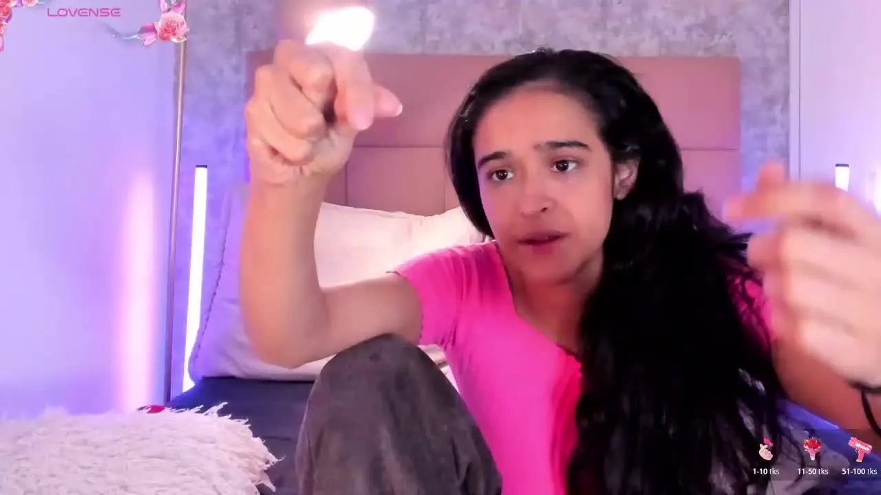 Offline SophieWilliiams on Streamray