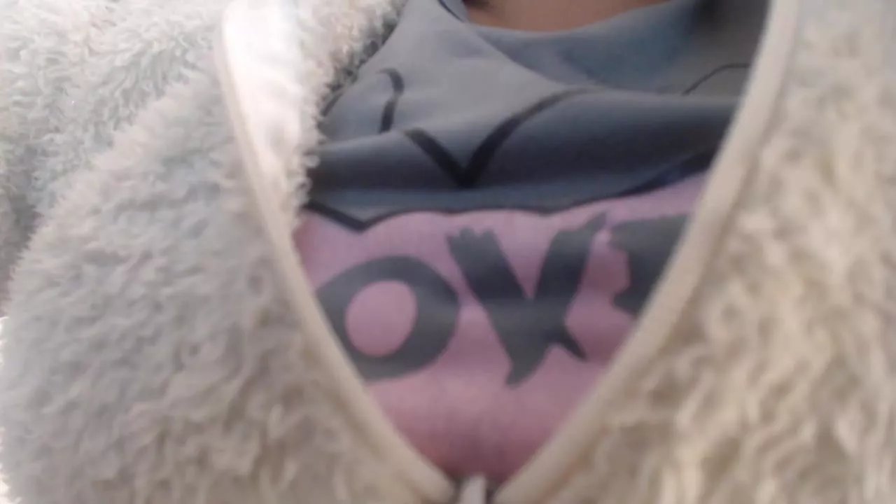 Offline SophyaWoods on Streamray