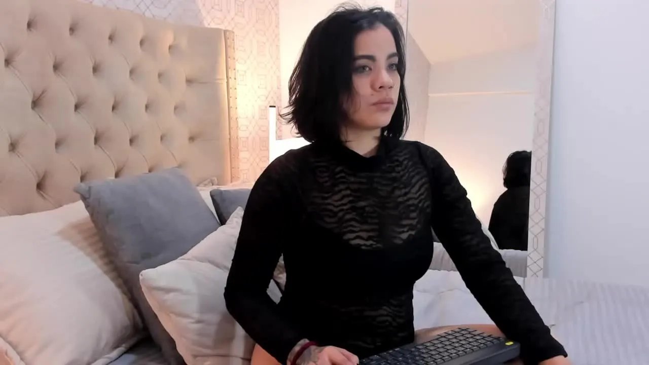 Succubus_Dolly on Streamray 