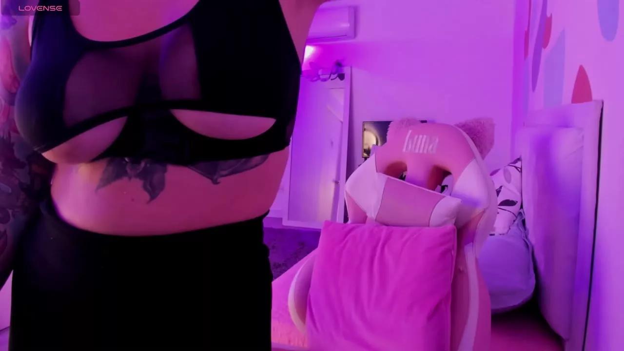 Succubus_Dolly on Streamray 
