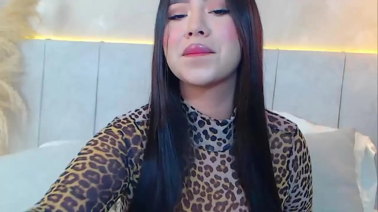 Offline TamaraFuentes on Streamray