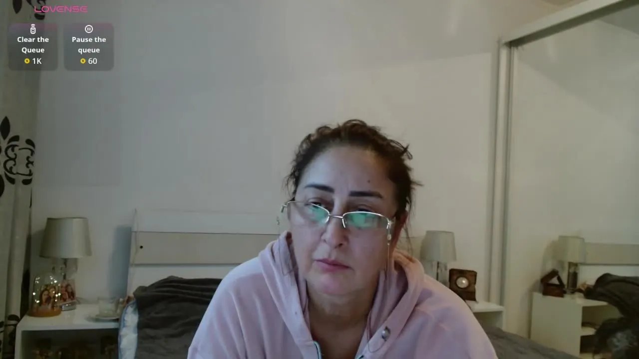 Offline Tyana on Streamray