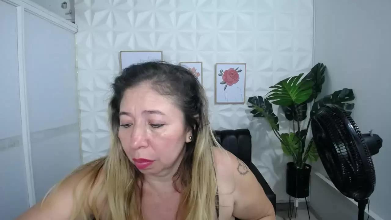 ValentinaMature on Streamray 