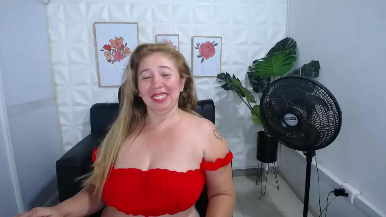 ValentinaMature on Streamray 