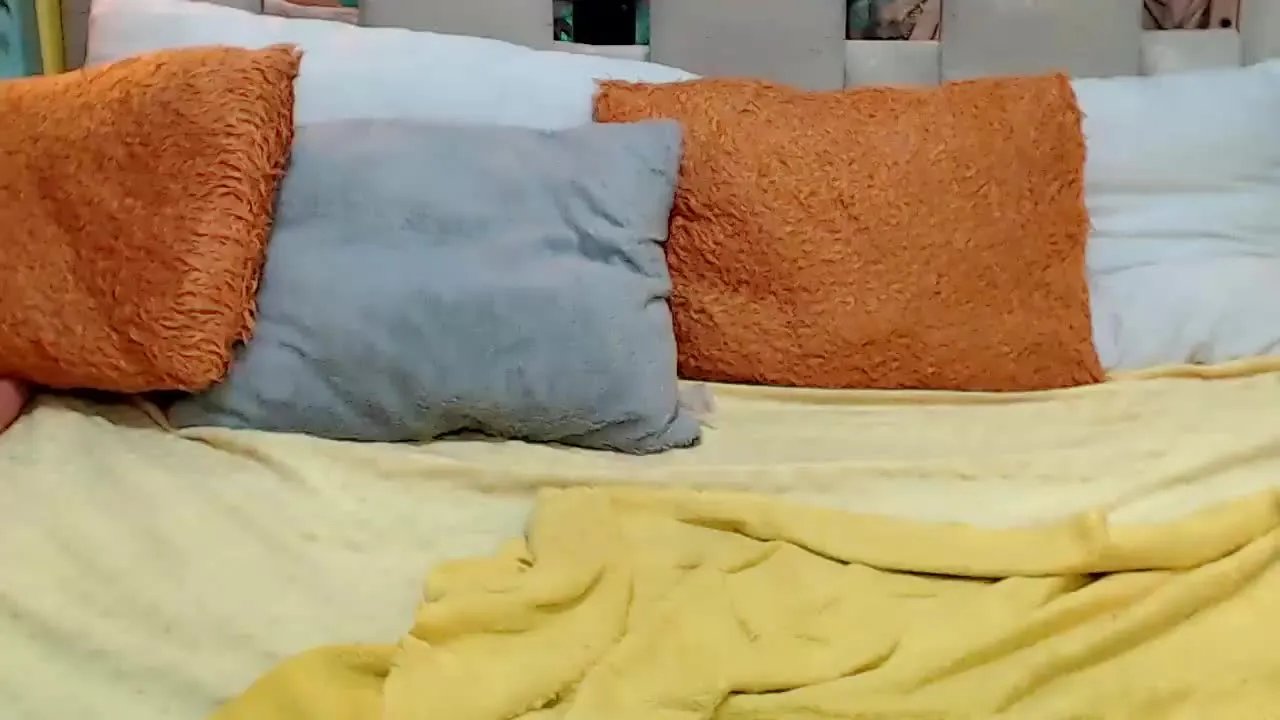 Offline VVIOLETAA on Streamray