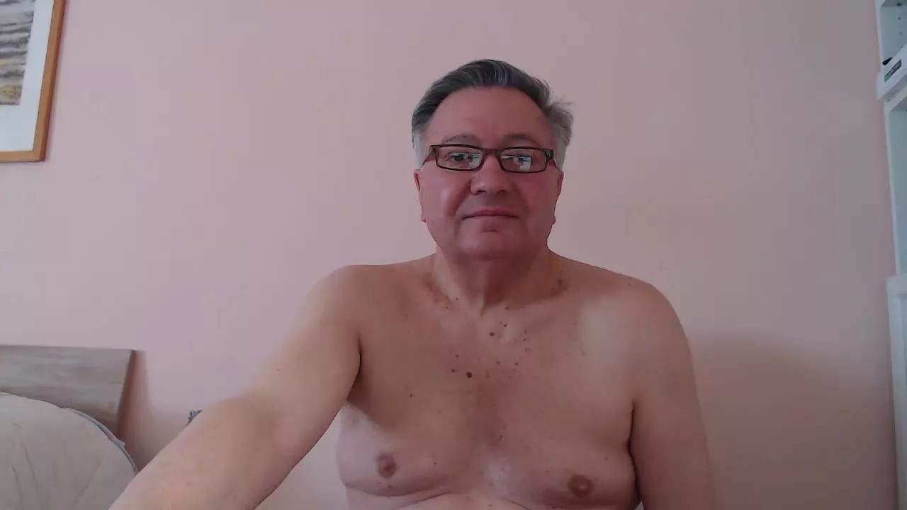 YOU6me on Streamray 