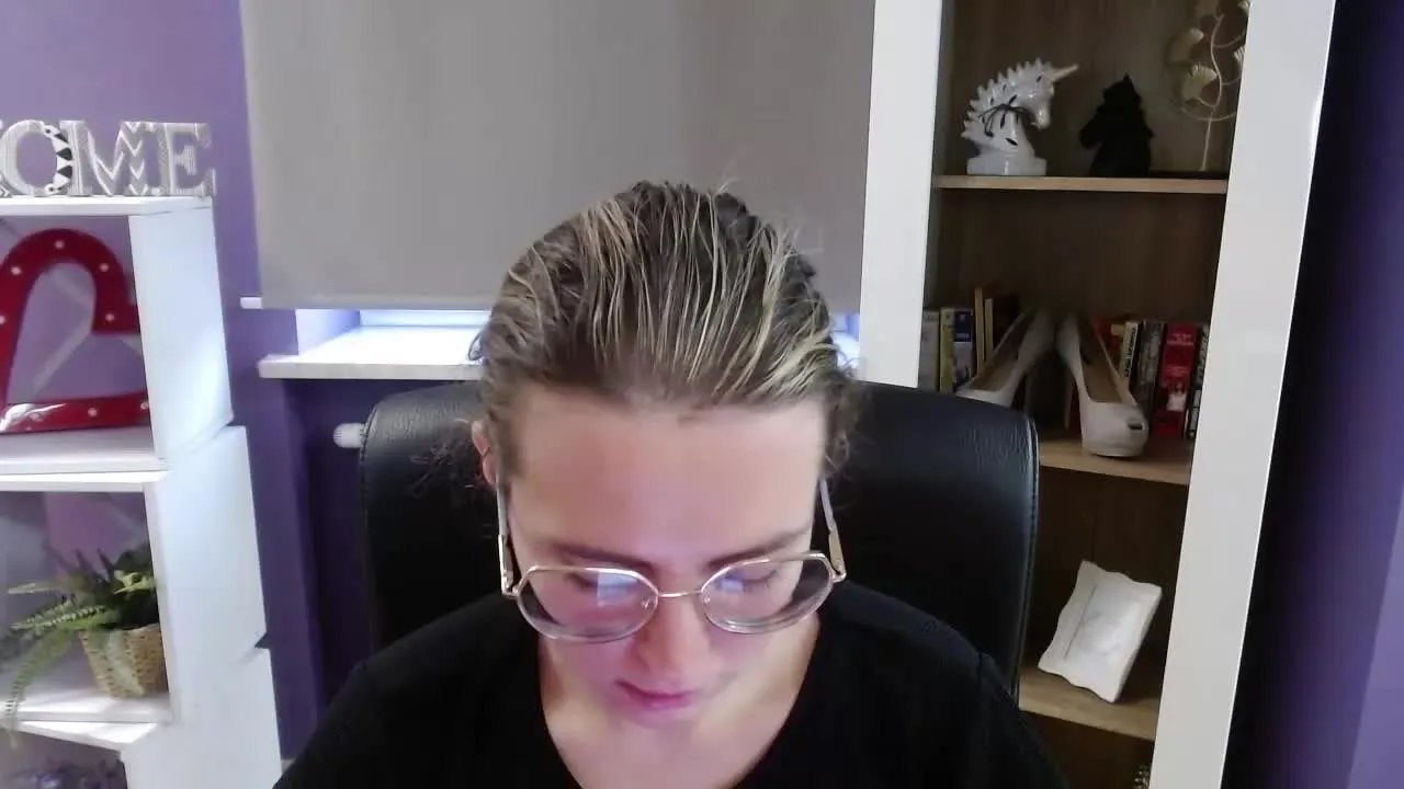 Offline Zoeyx4u on Streamray