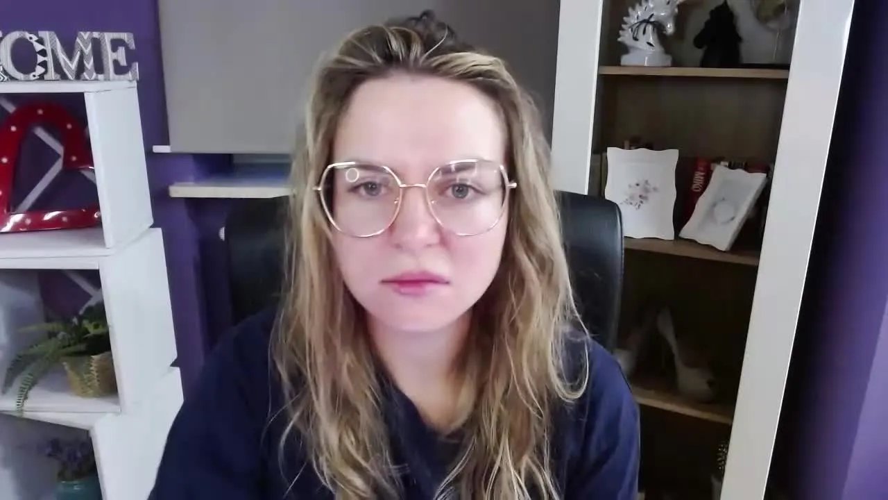 Offline Zoeyx4u on Streamray