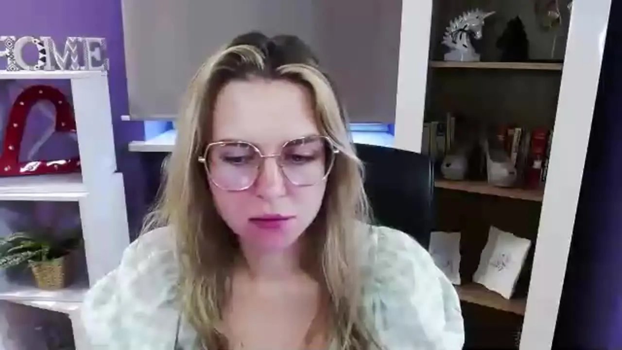 Offline Zoeyx4u on Streamray