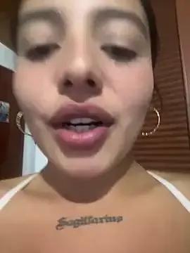 Alaska-de-lune on StripChat 