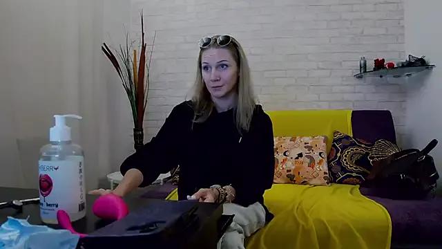 AmaliaMao on StripChat 