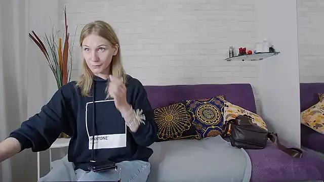 AmaliaMao on StripChat 