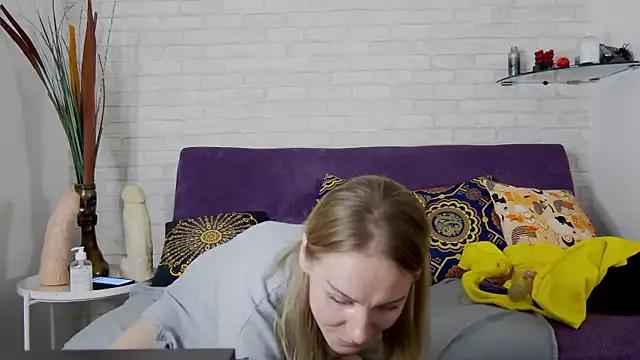 AmaliaMao on StripChat 