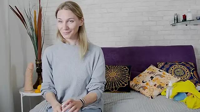 AmaliaMao on StripChat 